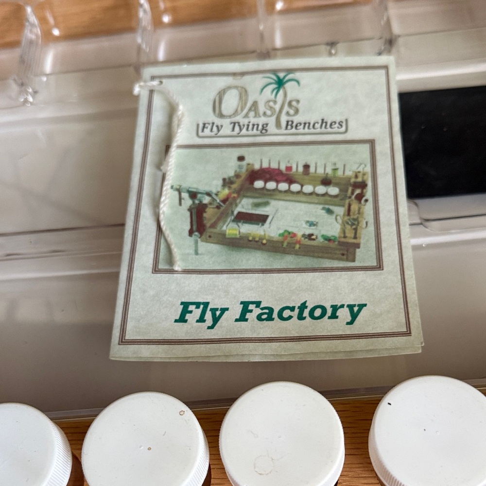 Oasis Wooden Fly Tying Station with White Accents - Picture 2 of 3